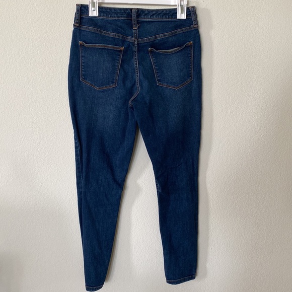 Universal thread high-rise jegging size 8 - Picture 2 of 4